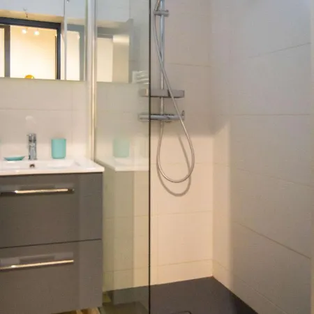 Appartement 2 Pieces Renove - 4 Pers, Aux Pieds, Balcon, Wi-fi - Fr-1-637-23 *