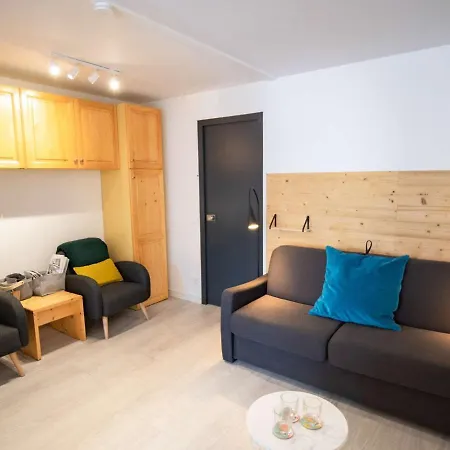 Appartement 2 Pieces Renove - 4 Pers, Aux Pieds, Balcon, Wi-fi - Fr-1-637-23 *